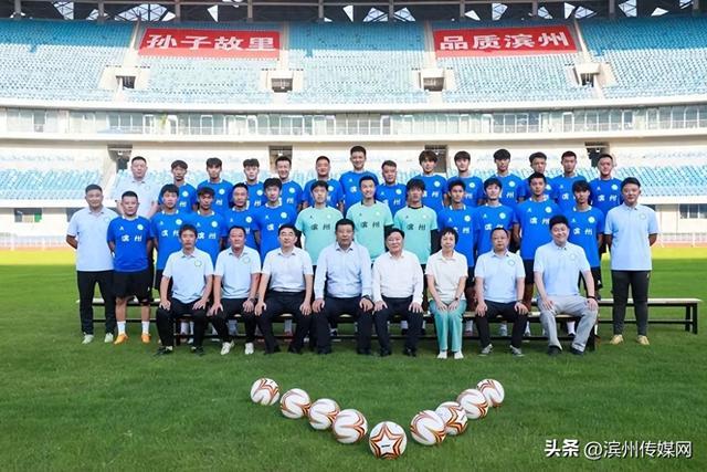 src, 晚报记者