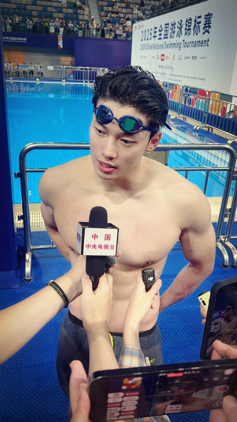 又能与年轻