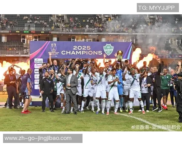 《那些在球场上如猛虎般凶悍的足球巨星：他们的霸气与传奇》